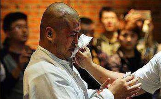 尔友无缝内衣厂：太极高手20秒被打趴 吹过头了！还是......