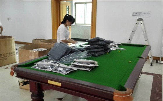 【看】时尚精品蕾丝打底衫 尔友针织推曝网络