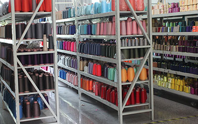 整齐划一的原料仓库