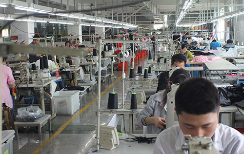 内衣厂尔友针织这个秋冬季订单忙得不可开交 是因为......